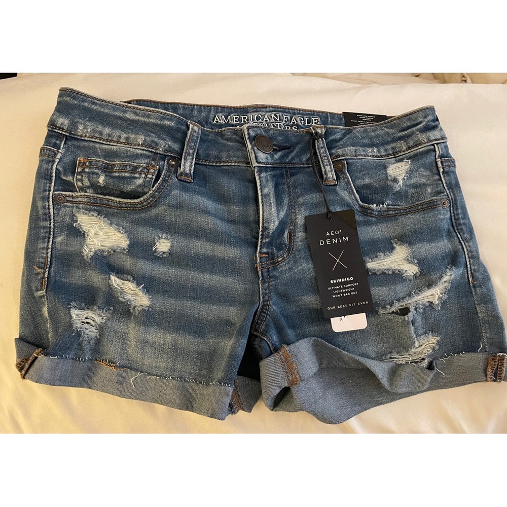 NWT American Eagle Distressed Jean Shorts Sz 10